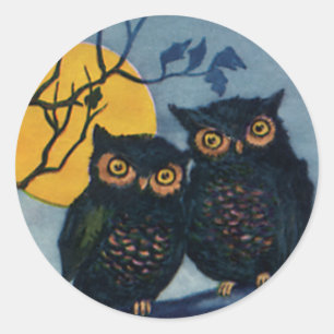 Vintage-Halloween-Grüße, Eulen im Baum mit Mond Runder Aufkleber