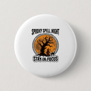 Vintage-Halloween-Hexe-Baum und Grafik schwarze Ka Button