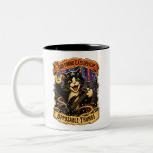 Vintage-Halloween-Hexen-Katze mit gegensätzlichem Zweifarbige Tasse