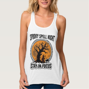 Vintage-Halloween-Hexenbaum und Grafik einer schwa Tank Top