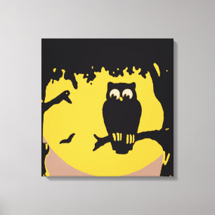 Vintage Halloween, unheimliche Eule im Baum mit Mo Leinwanddruck