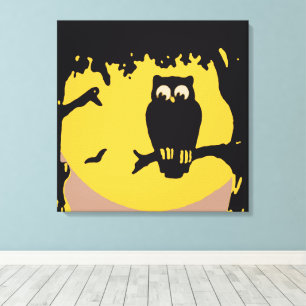 Vintage Halloween, unheimliche Eule im Baum mit Mo Leinwanddruck