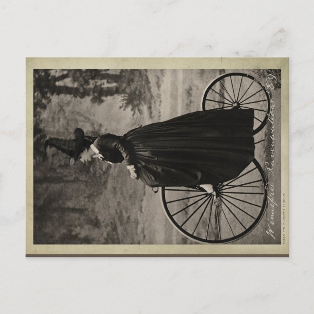 Vintage Halloween Witch on a Bicycle Postkarte (Vorderseite)