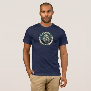 Vintage Heulender Wolf unter dem Vollmond in der W T-Shirt