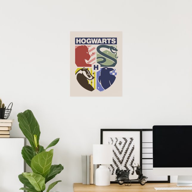 Vintage HOGWARTS™ Stamped Crest Poster (Heimbüro)