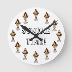 Vintage Hot Fudge Eiscreme-Sundae-Desserts Runde Wanduhr