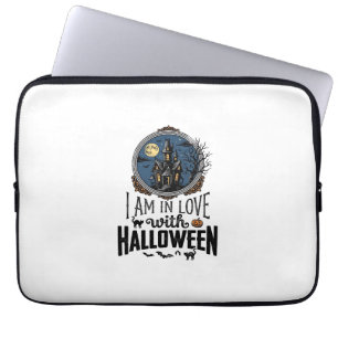 Vintage I Am In Love With Halloween-Shirt-Design_1 Laptopschutzhülle