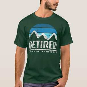 Vintage Im Ruhestand Winter Berg Schnee Skifahren T-Shirt