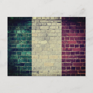 Vintage italienische Flagge an einer Ziegelmauer Postkarte