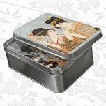 Vintage japanische Geisha Girls in Kimonos Puzzle<br><div class="desc">Vintages Bild des täglichen Lebens mit zwei wunderschönen Frauen, traditionelle japanische Entertainerinnen genannt Geisha Girls (geiko oder geigi), deren Aufgabe hauptsächlich darin besteht, männliche Kunden zu unterhalten. Sie fungieren als Hostessen und ihre Fähigkeiten umfassen darstellende verschiedene japanische Künste wie klassische Musik, Tanz, Spiele und Konversation. Eine Dame hält einen Ventilator,...</div>