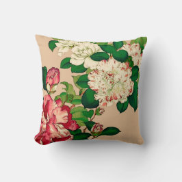 Vintage japanische Kamelien. Deep Pink auf Beige Kissen