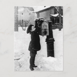 Vintage-Junge am Briefkasten Foto Postkarte