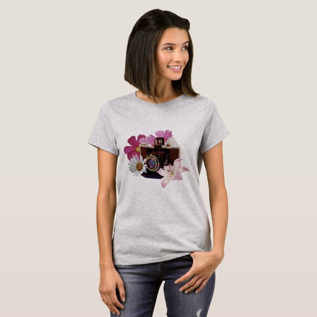 Vintage Kamera mit Blumen T-Shirt (Vorne ganz)