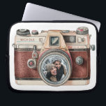 Vintage Kamera mit Foto Laptopschutzhülle<br><div class="desc">Diese niedlichen Geschenktaschen verfügen über eine Vintage Kamera mit Platz zum Hinzufügen eines Fotos und eines Namens.</div>