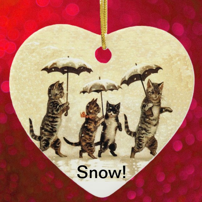 Vintage Katzen Schnee Keramikornament (Four brown cats walking upright umbrellas in falling snow on yellow heart shaped ceramic ornament.)