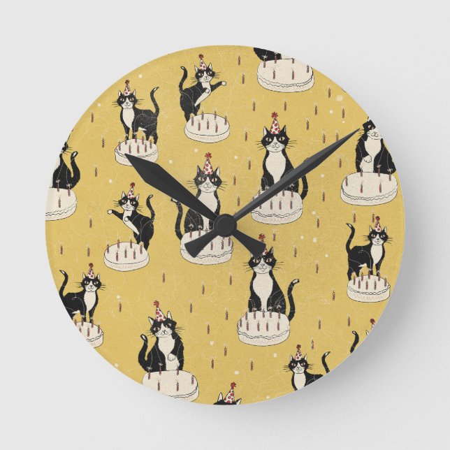 Vintage-Katzengeburtstag  Runde Wanduhr (Vorderseite)