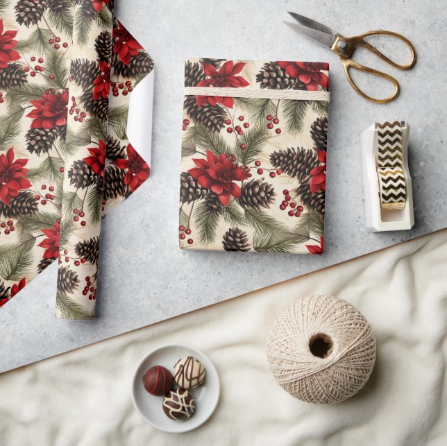 Vintage Kiefernzapfen und Zweige mit Poinsettia Geschenkpapier (Kunsthandwerk)