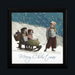 Vintage Kinder Rodelbahn Weihnachten Winter Schmuckschachtel<br><div class="desc">Vintag Sledding Diese Weihnachtskarte basiert auf einem altmodischen Studiofoto, das zwei kleine Kinder auf einem Schlitten einnimmt, während ein älteres Kind den Schlitten zieht. Es ist Weihnachten und Schnee ist überall! Das Vintage Foto ist von 1912 - 100 Jahre alt! Diese antiken Kinder erfassen das Wunder von Weihnachten, einer Zeit,...</div>