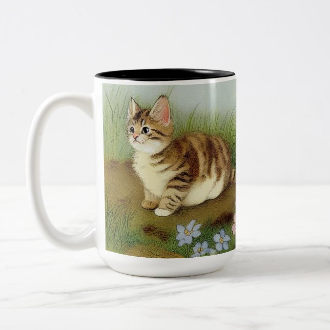 Vintage Kitten Illustration mit Blume Zweifarbige Tasse (Links)