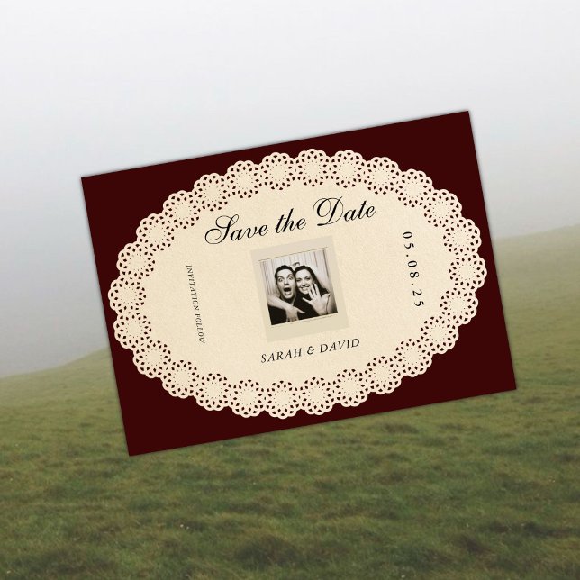 Vintage Klassische Papier-Spitze Save-the-Date-Kar (Von Creator hochgeladen)