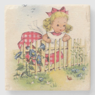 Vintage kleines Mädchen, das über den Zaun schaut, Steinuntersetzer