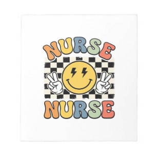 Vintage-Krankenschwester-Lächeln-Karohemd-Design_1 Notizblock