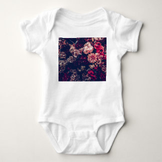 Vintage künstliche Blume: Hintergrund Baby Strampler