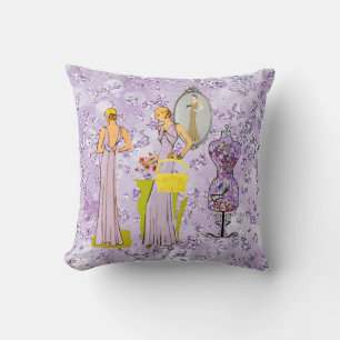 Vintage Ladys Lila Blumenkleid Form BokehBling Kissen