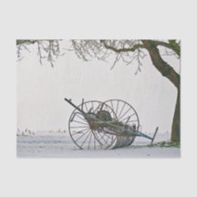 Vintage-Landwirtschaftsgeräte-Schneefoto