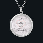 Vintage Liebe Bibel Verse Versilberte Kette<br><div class="desc">Geschenke der Vintagen Liebe Bible Verse. Schwarz-Weiß-Leinwand mit wunderschönem antiken Handschriftenhintergrund,  mit dem Bibelvers über die Liebe aus Korinthen. Liebe erweckt,  glaubt,  hofft,  hält alles an. Liebe Versage nie. Weitere Informationen finden Sie in unserem Shop,  Christliche Zitate. Link unten:</div>