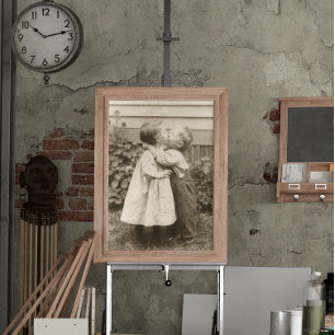 Vintage Liebe Foto Kinder Küssen im Garten Poster