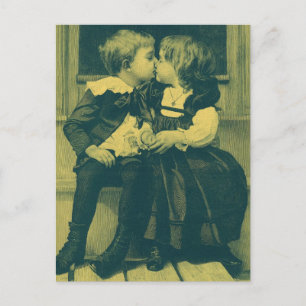 Vintage Liebe und romanisches Foto, Kinder Kiss Ankündigungspostkarte
