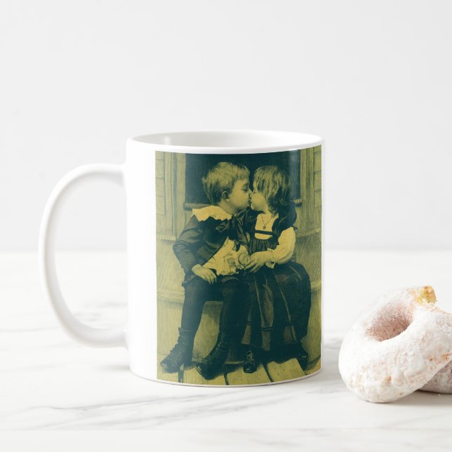 Vintage Liebe und romanisches Foto, Kinder Kiss Kaffeetasse (Mit Donut)