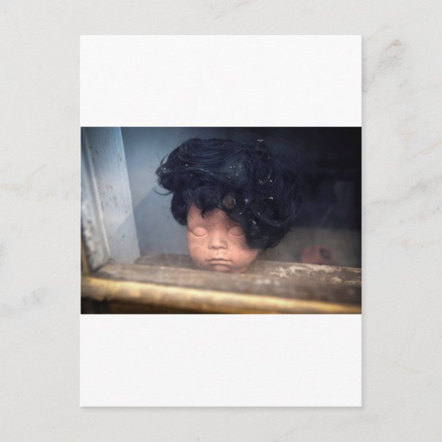 Vintage Luftpuppe am schlechten Haaretag im Fenste Postkarte (Vorderseite)