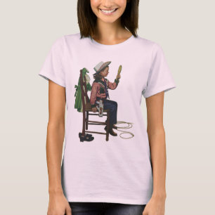 Vintage Mädchen Cowgirl betrachtet Spiegel Sie ist T-Shirt