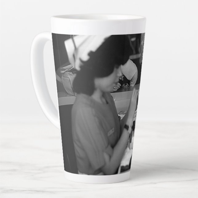 Vintage Mie Mikimoto-Perlenfabrik C Milchtasse (Linke Ecke)