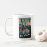 Vintage Minneapolis Minnesota Retro Travel Poster  Kaffeetasse<br><div class="desc">Celebrate the scenic charm of the Twin Cities with this vibrant retro-style illustration of Minneapolis, Minnesota. This nostalgic cityscape features the historic Stone Arch Bridge spanning the Mississippi River, with the modern downtown skyline rising behind it. Soft sunset reflections shimmer across the flowing water, bringing warmth and movement to the...</div>