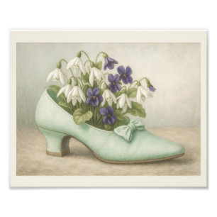 Vintage-Mint-Schuh mit Veilchen und Schneeglöckche Fotodruck