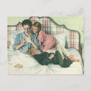 Vintage Mother Day, Children Reading Cards in Bed Postkarte