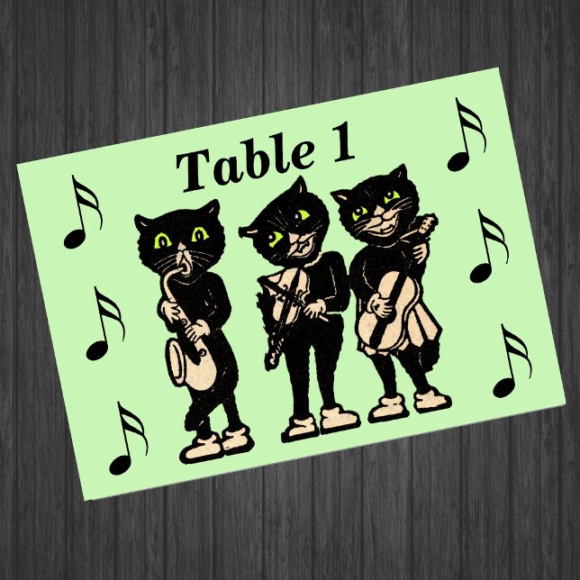 Vintage Musiker Black Cats Musiknoten Tischnummer (Three black cat musicians playing instruments music notes on light green event table number cards.)