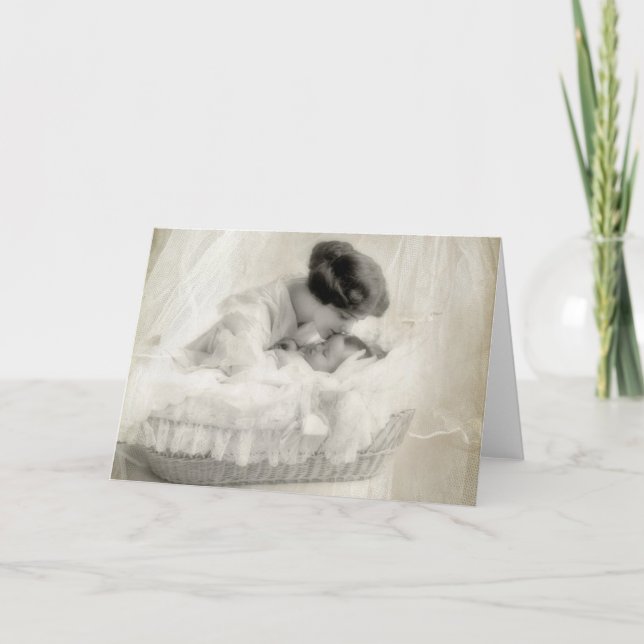 Vintage Mutter küsst Baby in Bassinet Karte (Vorderseite)