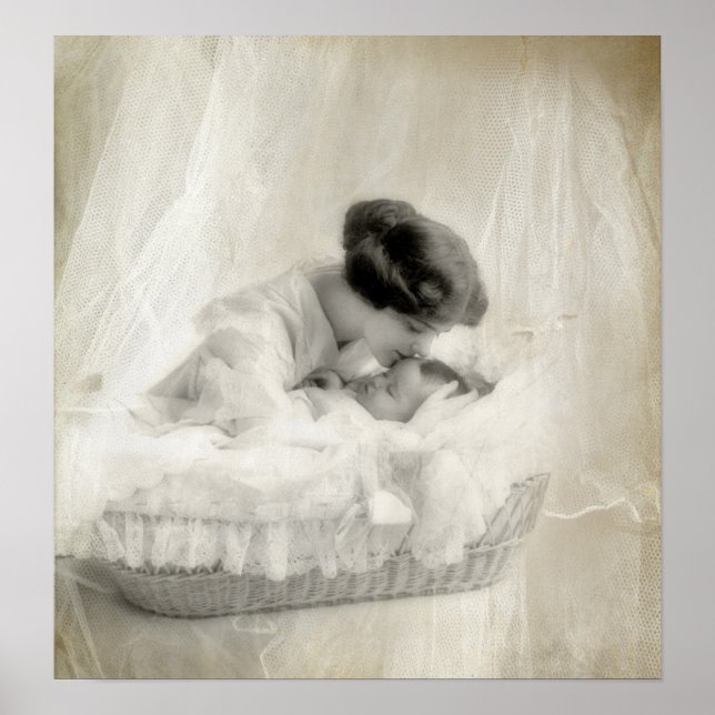 Vintage Mutter küsst Baby in Bassinet Poster (Vorne)