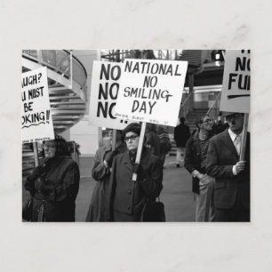 Vintage National No-Smiling-Day Postkarte