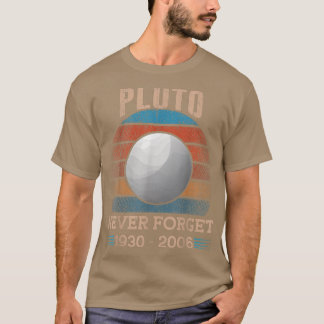 Vintage Never Forget Pluto Nerdy Astronomy Space S T-Shirt