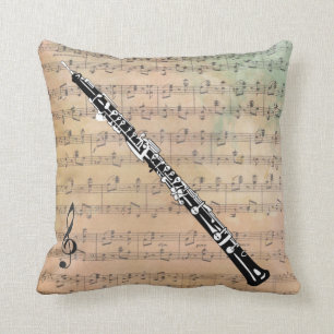Vintage Notenblätter mit einer Oboe Kissen