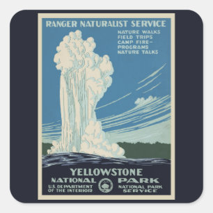 Vintage Old Faithful im Yellowstone-Nationalpark Quadratischer Aufkleber