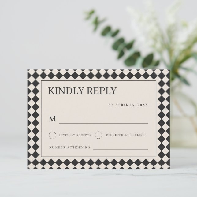 Vintage Old Money Preppy Checkered Wedding RSVP Karte (Stehend Vorderseite)
