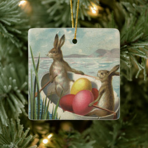 Vintage-Osterhasen in einem Boot mit Ostereiern Keramikornament