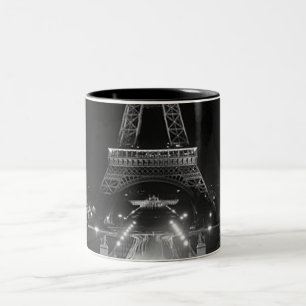 Vintage Paris Fontänen Eiffelturm Nacht Zweifarbige Tasse