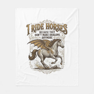 Vintage-Pferd-Drache-Fantasy-Reiter-Shirt-Design_1 Fleecedecke